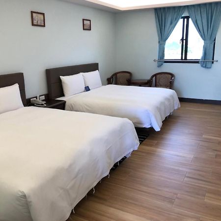 Menippe Hotel Kaohsiung Exteriör bild
