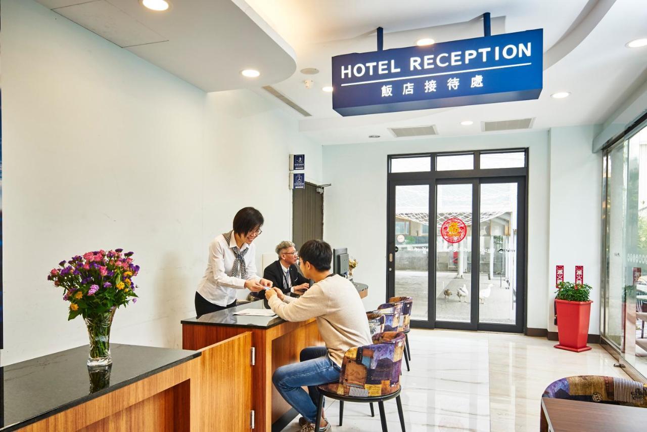 Menippe Hotel Kaohsiung Exteriör bild