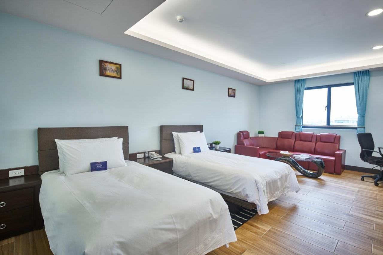 Menippe Hotel Kaohsiung Exteriör bild