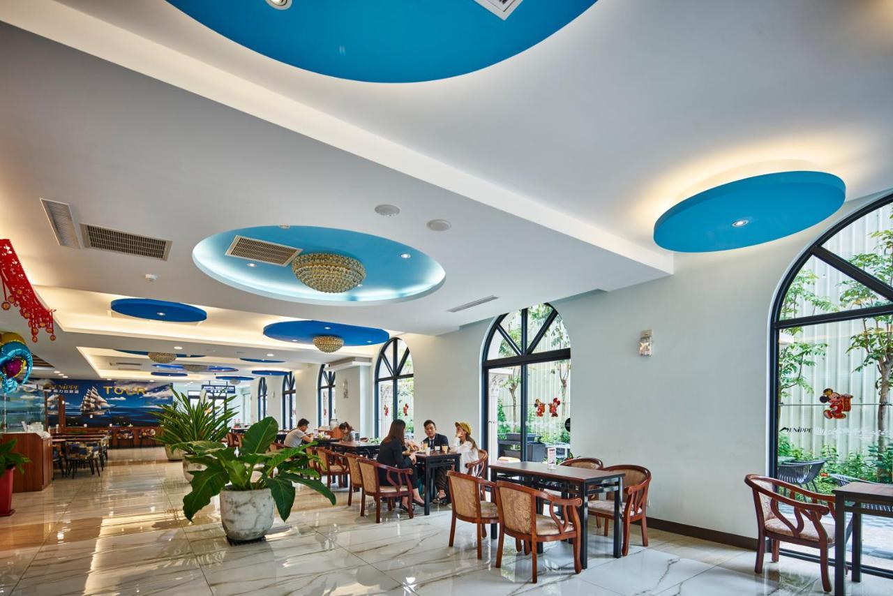 Menippe Hotel Kaohsiung Exteriör bild