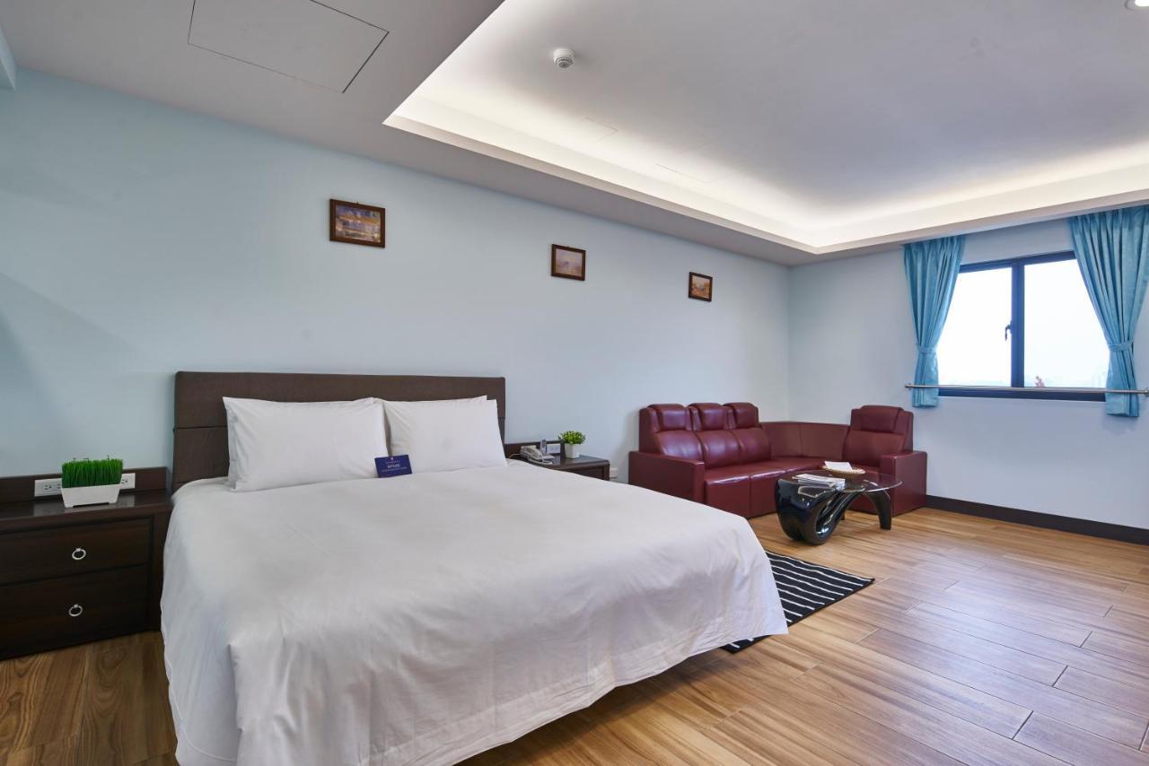 Menippe Hotel Kaohsiung Exteriör bild